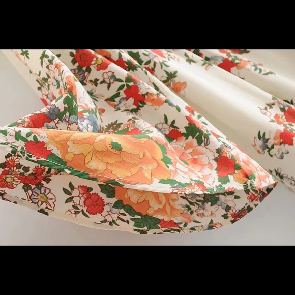 The Elle Boho Bloom Shift Dress w/Bell Sleeves - Picture 6 of 13